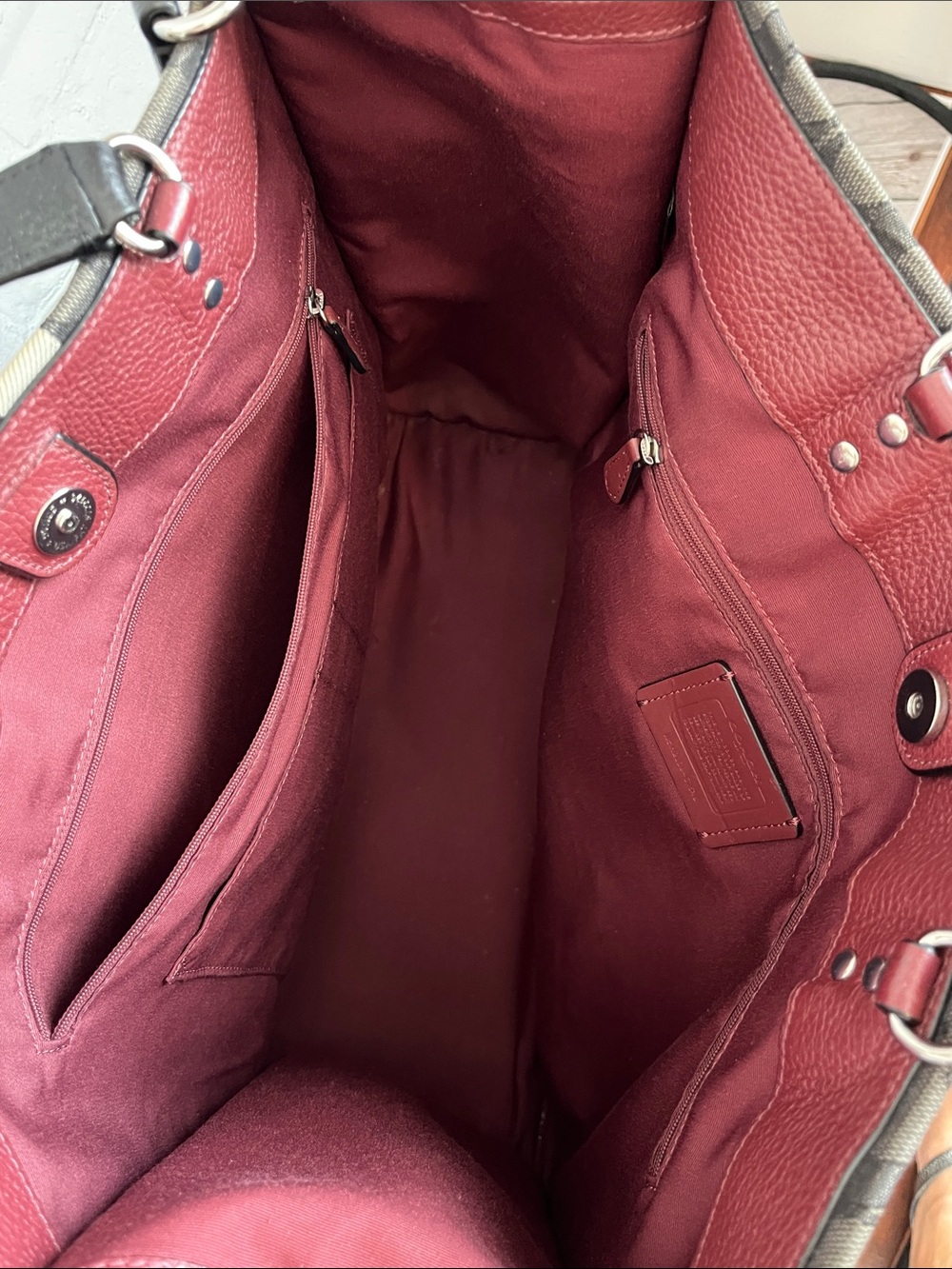 Coach Dempsey Tote 40 In Signature Jacquard with Strip and Patch - Picture 12 of 13